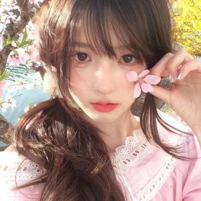 拥抱太阳的月亮